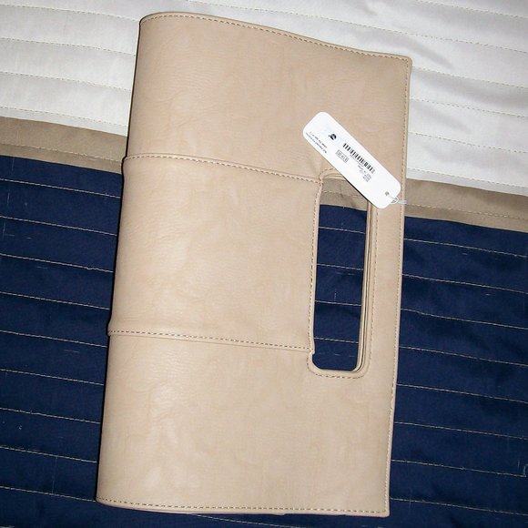 NWT Charming Charlie Handbag/Clutch - Picture 2 of 4